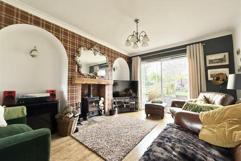 3 bedroom semi-detached house for sale, Watson Road, Rushey Mead LE4