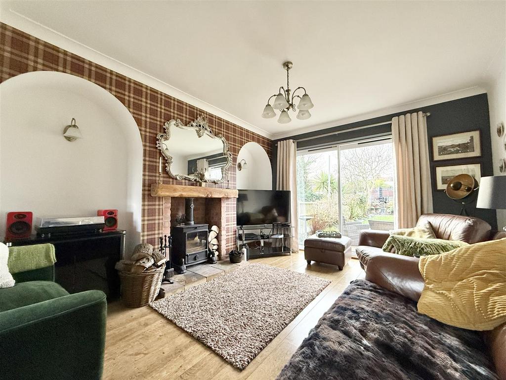 House in Rushey Mead - View 3