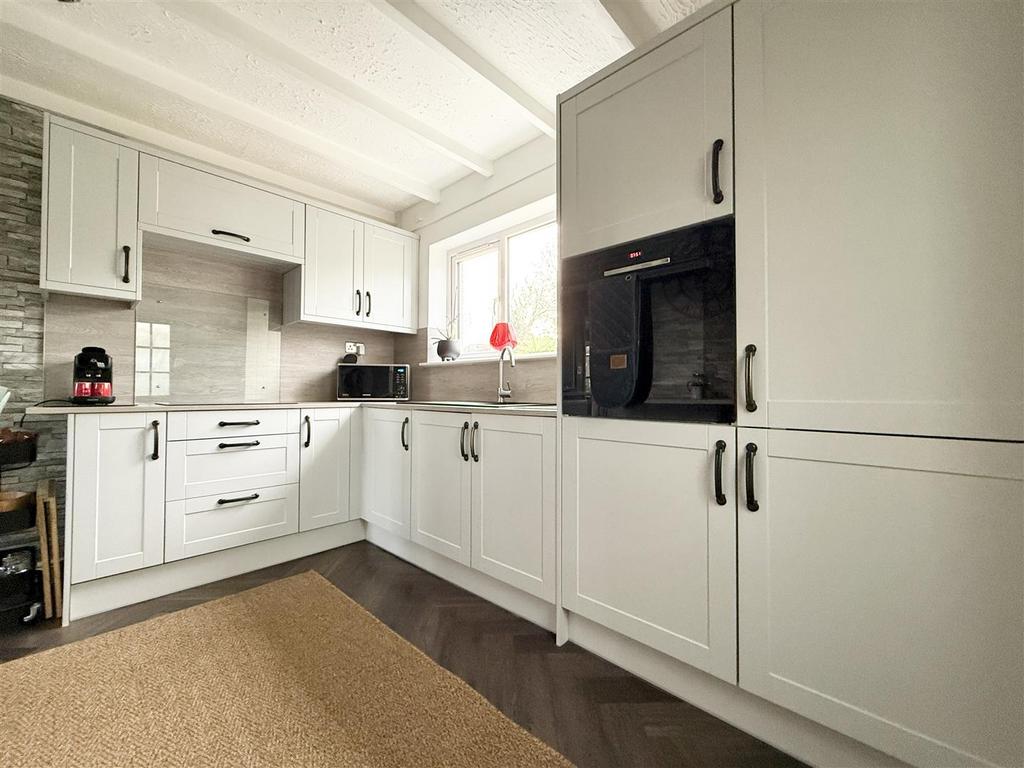 House in Rushey Mead - View 4