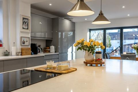 4 bedroom end of terrace house for sale, Nuns Lane, Hertfordshire AL1
