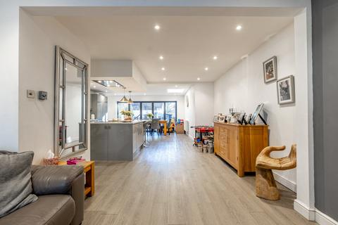 4 bedroom end of terrace house for sale, Nuns Lane, Hertfordshire AL1
