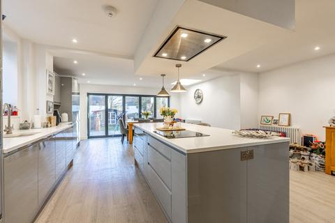 4 bedroom end of terrace house for sale, Nuns Lane, Hertfordshire AL1