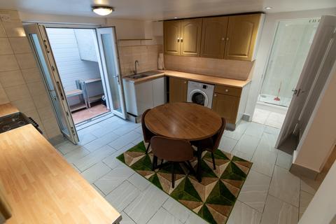 1 bedroom flat to rent, Parrock Street, Gravesend DA12