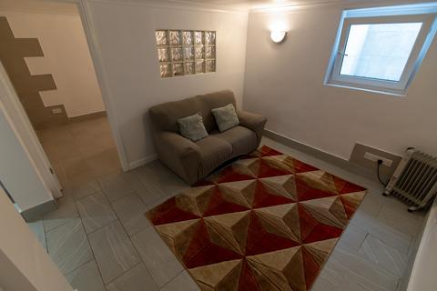 1 bedroom flat to rent, Parrock Street, Gravesend DA12