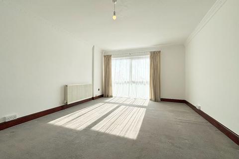 2 bedroom flat for sale, Princes Road, Romford