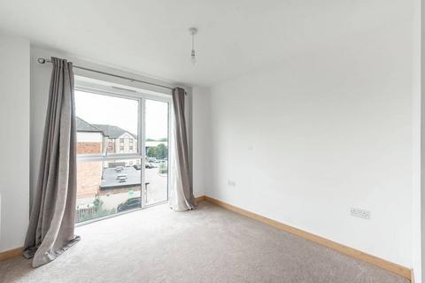 2 bedroom flat to rent, Zodiac Close, Edgware, HA8
