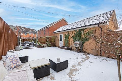 3 bedroom semi-detached house for sale, Howland Close, Essex CB10