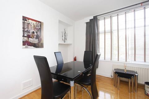 1 bedroom flat to rent, Finchley Road, St John's Wood, London, NW8