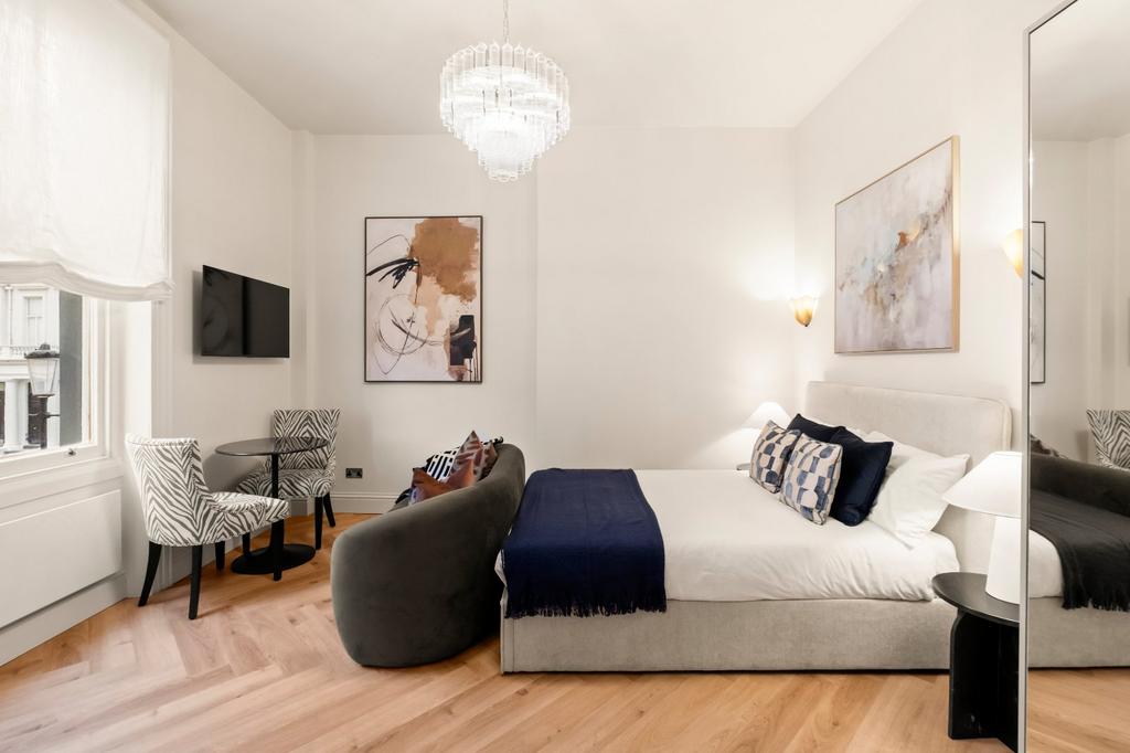 Bedroom/Living