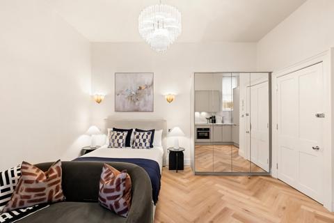 Studio to rent, Penywern Road, Earls Court, London