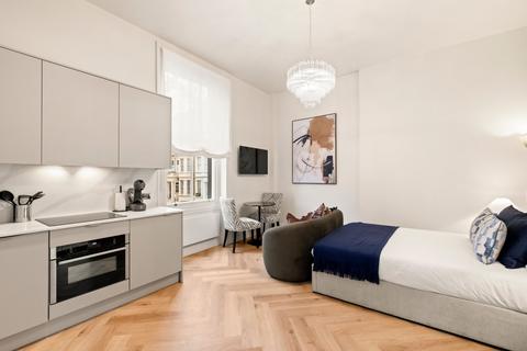 Studio to rent, Penywern Road, Earls Court, London