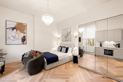 Studio to rent, Penywern Road, Earls Court, London