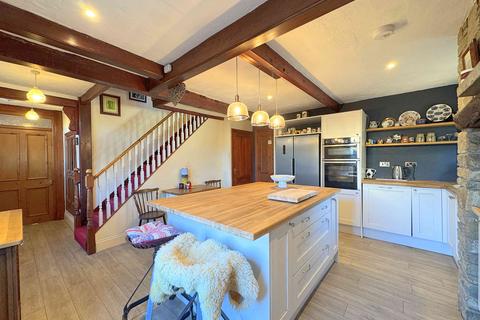 4 bedroom semi-detached house for sale, New Hey Road, Huddersfield HD3