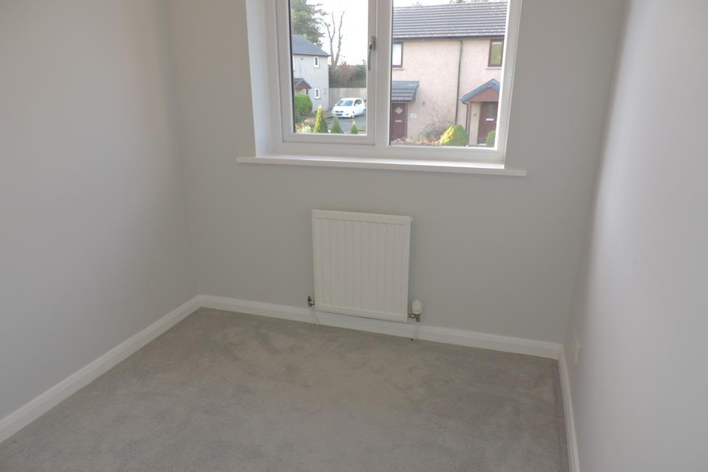 Small front bedroom.jpg