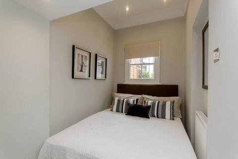 1 bedroom flat for sale, Hammersmith Grove, Brackenbury Village, London, W6