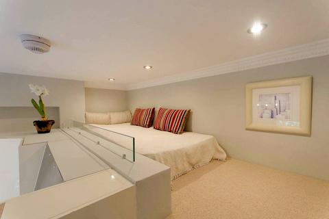 1 bedroom flat for sale, Hammersmith Grove, Brackenbury Village, London, W6