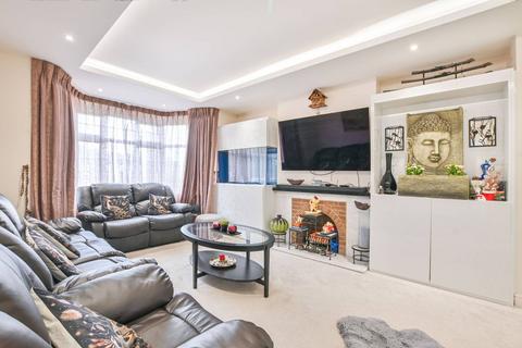 5 bedroom detached house to rent, Old Church Lane, Kingsbury, London, NW9