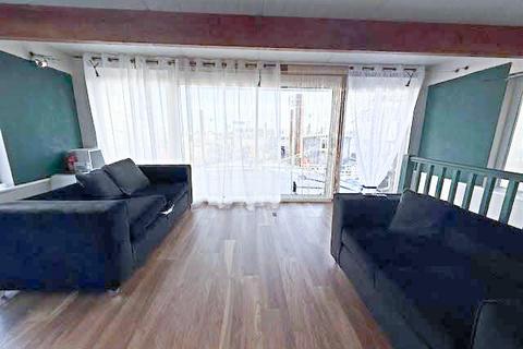 4 bedroom houseboat for sale, Vicarage Lane, Hoo ME3