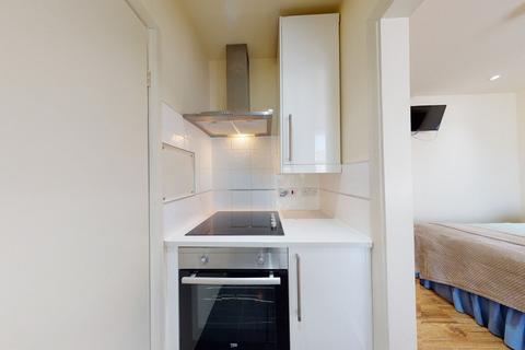Studio to rent, Ash Grove
