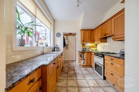 4 bedroom semi-detached house for sale, Upper Hale Road, Farnham, Surrey, GU9