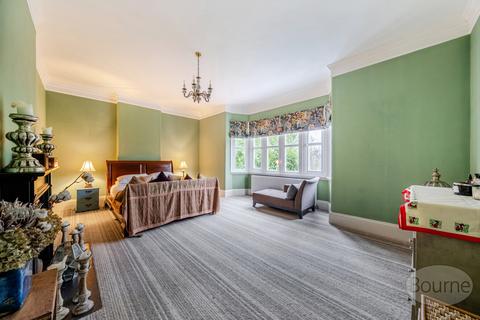 4 bedroom semi-detached house for sale, Upper Hale Road, Farnham, Surrey, GU9