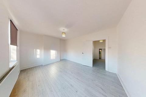 3 bedroom terraced house to rent, Lincoln Road, Enfield, Greater London, EN3
