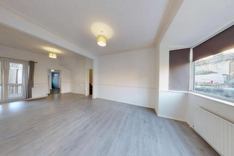 3 bedroom terraced house to rent, Lincoln Road, Enfield, Greater London, EN3