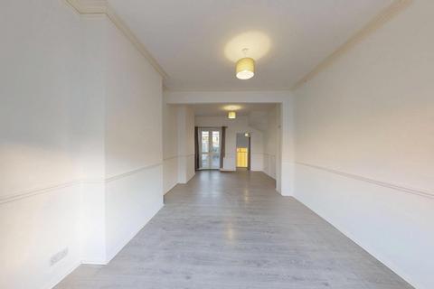 3 bedroom terraced house to rent, Lincoln Road, Enfield, Greater London, EN3