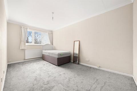 undefined, Moles Close, Berkshire RG40