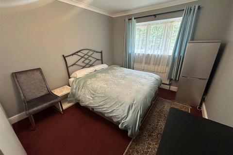 House share to rent, Honister Gardens, Stanmore