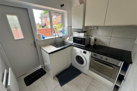 House share to rent, Honister Gardens, Stanmore
