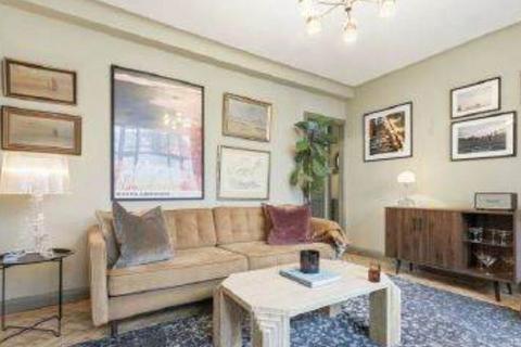 2 bedroom property to rent, Colney Hatch Lane, London N10