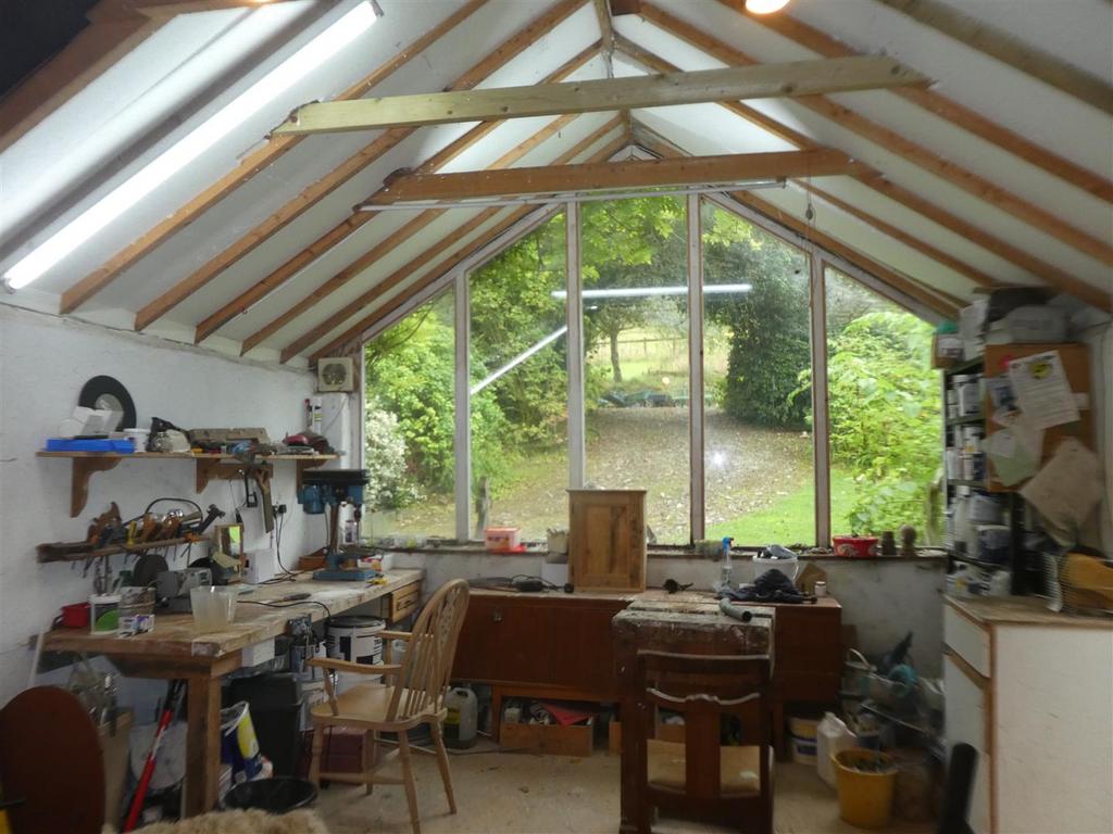 Barn internal 2.JPG