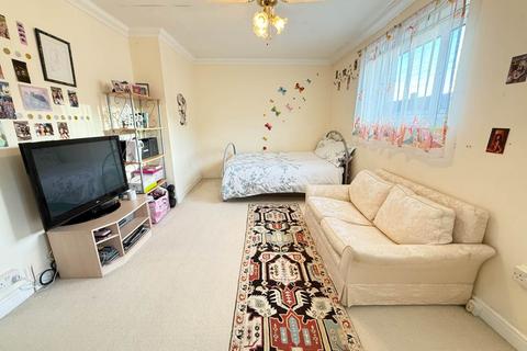 undefined, Brampton Road, South Oxhey