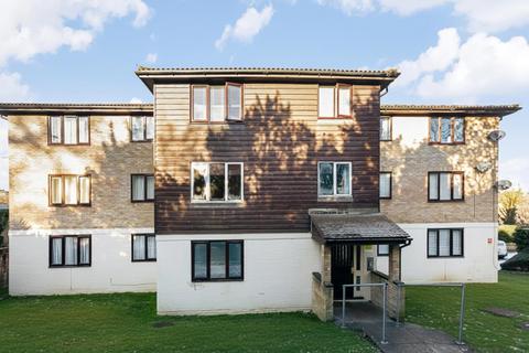 1 bedroom apartment for sale, Fairbairn Close, Purley CR8