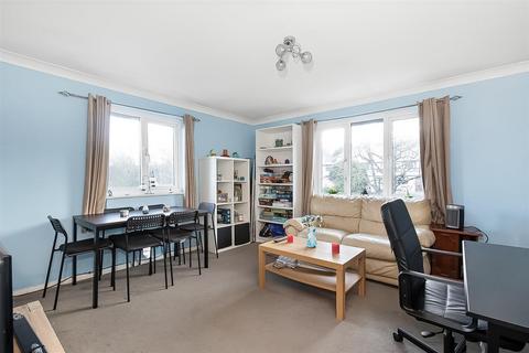 1 bedroom apartment for sale, Fairbairn Close, Purley CR8