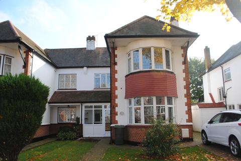 5 bedroom semi-detached house to rent, Tudor Gardens, Leigh-on-Sea