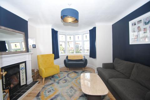 5 bedroom semi-detached house to rent, Tudor Gardens, Leigh-on-Sea