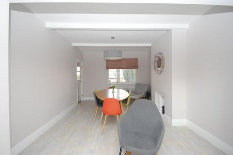 5 bedroom semi-detached house to rent, Tudor Gardens, Leigh-on-Sea