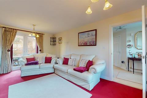 3 bedroom semi-detached house for sale, Keel Way, Milton Keynes MK4