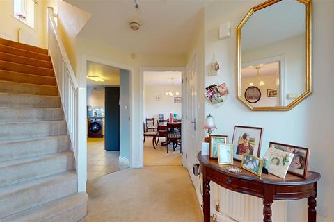 3 bedroom semi-detached house for sale, Keel Way, Milton Keynes MK4