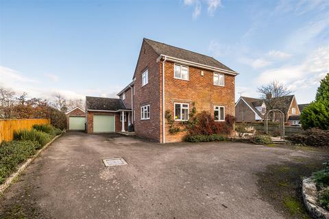 The Street, Chirton, SN10