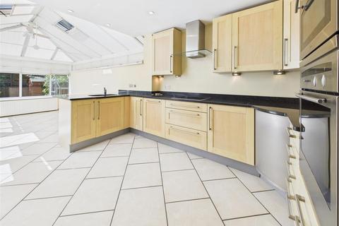 4 bedroom detached house for sale, St. Martins Drive, Walton-On-Thames