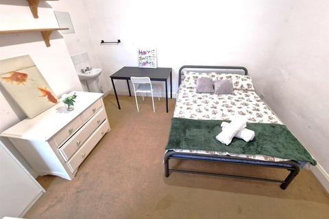 5 bedroom house share to rent, Westbrook, Bournemouth, BH1
