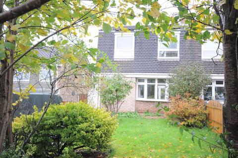 3 bedroom semi-detached house to rent, Meadow Glade, Hixon