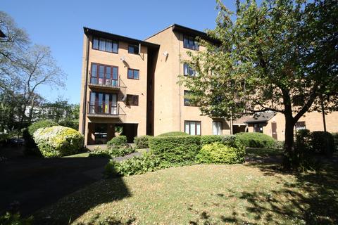 1 bedroom flat for sale, Montgomery Road, Woking GU22