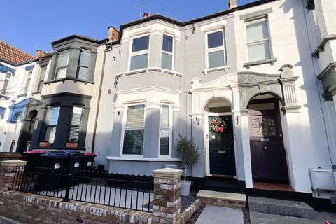 2 bedroom flat for sale, Westcliff-on-Sea SS0