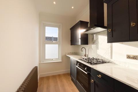 2 bedroom flat for sale, Westcliff-on-Sea SS0