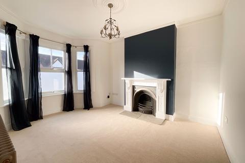 2 bedroom flat for sale, Westcliff-on-Sea SS0