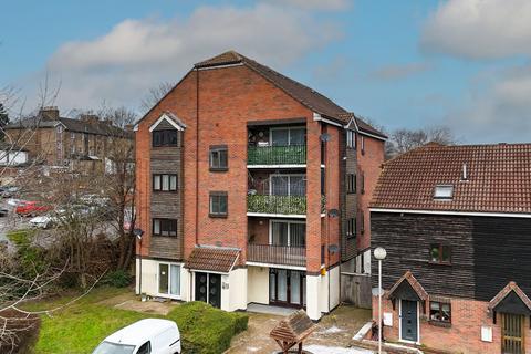 2 bedroom flat to rent, Springvale, Swallow House Springvale, ME16